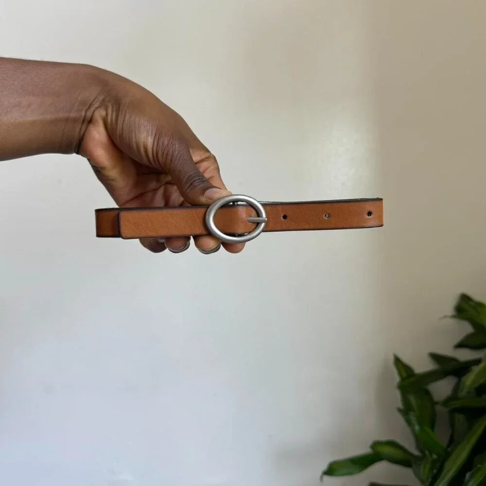 Minimalist tan‎ mini belt